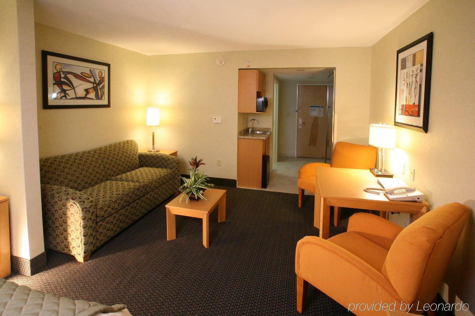 Holiday Inn Express & Suites Monterrey Aeropuerto, An Ihg Hotel Room photo
